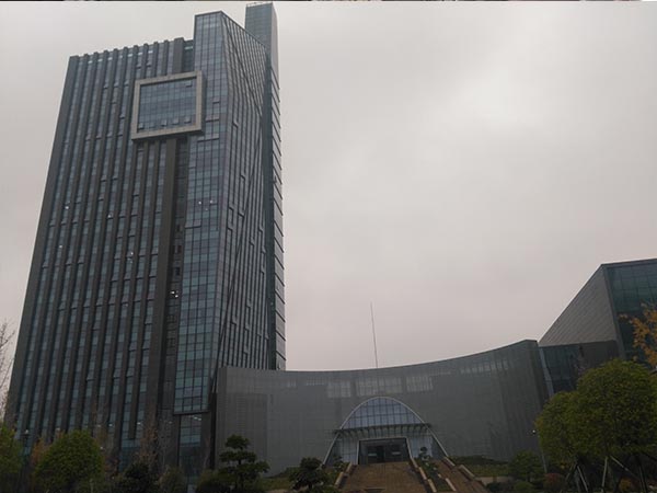 隨州市傳媒中心2臺(tái)90萬(wàn)室外真空鍋爐